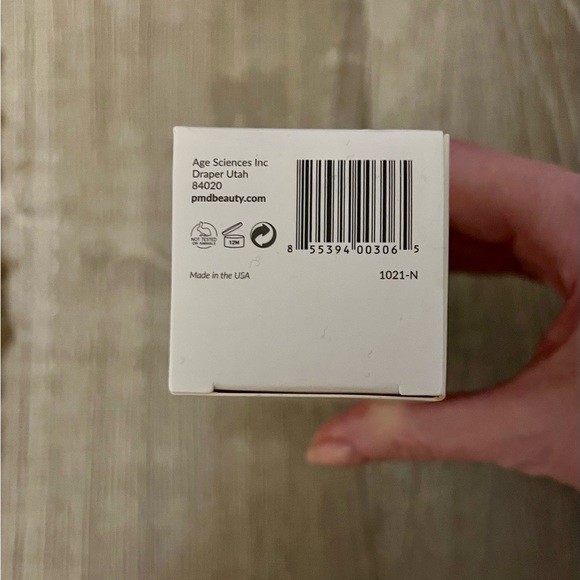 PMD cleanse Soothing Antioxidant Cleanser - Picture 6 of 10